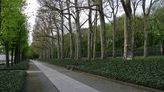 Treptower park na východ Berlína se rozkládá kousek od Sprévy.