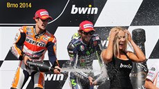 AMPASKÉ TRYSKÁ. Vítz MotoGP na VC Brna Dani Pedrosa (vlevo) slaví svj...