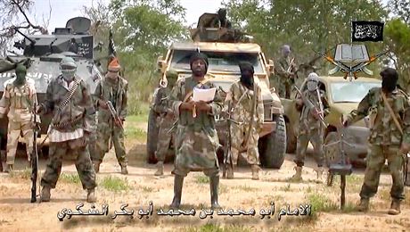 Nigerijtí radikální islamisté ze skupiny Boko Haram v ele s Abubakarem...