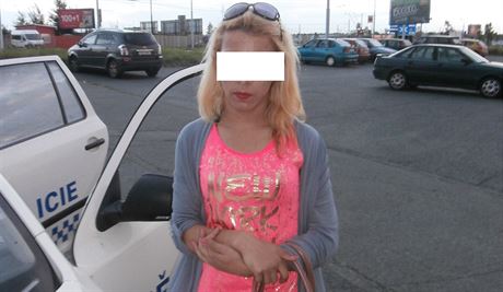 Patnáctiletý Slovák postává s prostitutkami na Domalické tíd v Plzni.