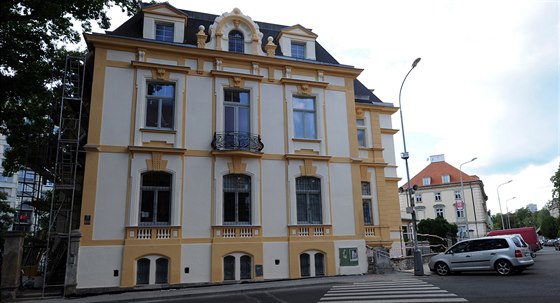 Do opravené vily na rohu Horovy ulice v Ústí nad Labem se pesthuje hlídková...