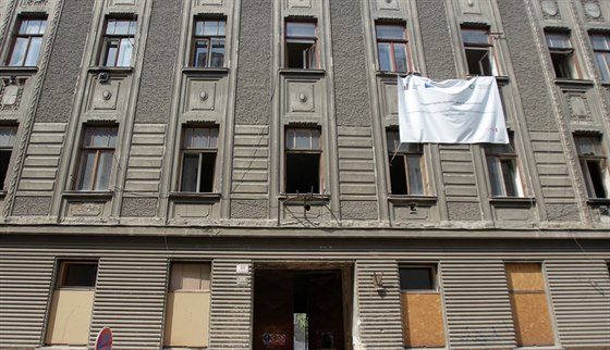 Dům v Bratislavské ulici 39 se začal rekonstruovat začátkem léta.