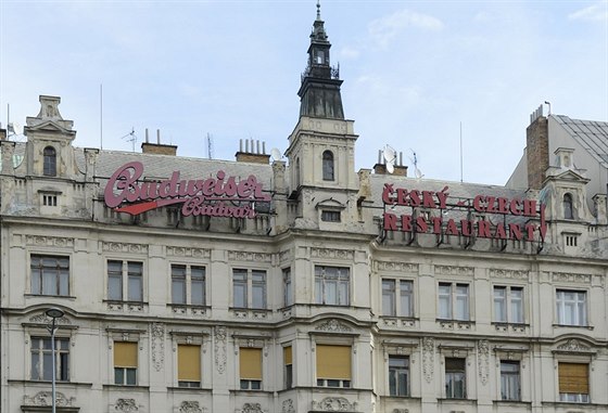 Vedení Prahy 1 upustilo od kritizovaného prodeje domu na Václavském námstí 39.