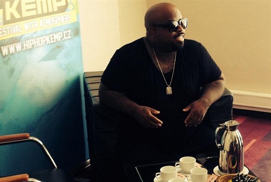 CeeLo Green pi rozhovorech ped vystoupením na Hip Hop Kempu 2014