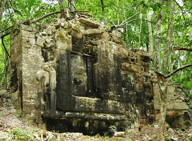 Fotogalerie: Objevené mayské město Lagunita je tvořeno množstvím obrovských paláců a...