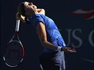 eská tenistka Petra Kvitová podává v utkání 2. kola US Open proti Cetkovské.