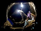 Palestinec v jednom z paeráckých podzemních tunel ve mst Rafah na hranici...