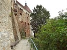 Procházku podél hradeb od hradu Ortenburg smrem ke Staré vodárn nesmíte...