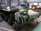 Podvozek tanku v prbhu restaurování.