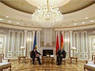 Ukrajinský prezident Petro Poroenko jedná v Minsku se svým bloruským