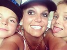 Britney Spears zveejnila selfie se svými dvma syny.
