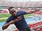 Jamajský sprinter Usain Bolt pózuje ped atletickým Memoriálem Kamily