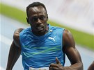 Jamajský sprinter Usain Bolt s náskokem vítzí na stovce na mítinku ve Varav. 