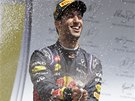 EUFORIE. Daniel Ricciardo po vítzství ve Velké cen Belgie formule 1.