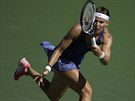 eská tenistka Lucie afáová v duelu 3. kola US Open s Alize Cornetovou z...