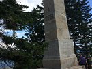 Obelisk je vnován rakouskému a umavskému básníkovi Adalbertu Stifterovi,...