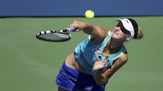esk tenistka Karolna Plkov postoupila do 3. kola US Open pes Ivanoviovou i dky skvlmu servisu.