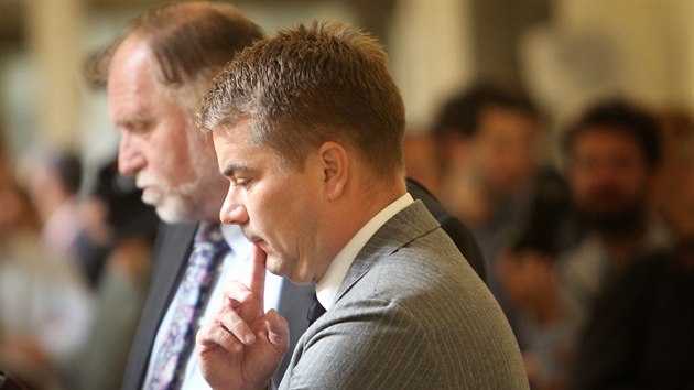 Lobbista Marek Dalík před soudním jednání v kauze údajného půlmiliardového úplatku při vyjednávání o nákupu obrněných transportérů Pandur. (21. srpna 2014)