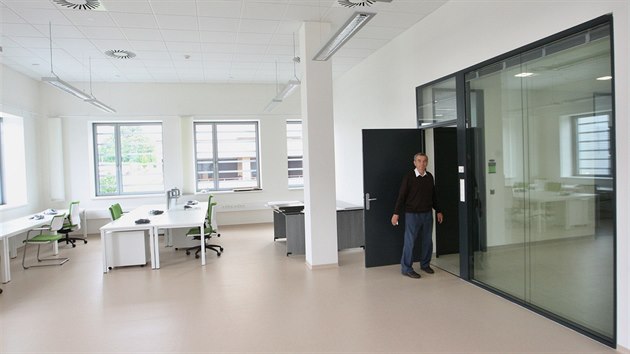 Krom prostoru pro nov superpota jsou v budov i kancele a laboratoe. (26. srpna 2014)
