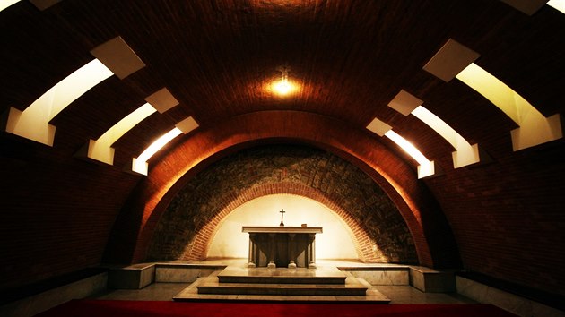 Kostel Nejsvtjho Srdce Pn na praskch Vinohradech je vjimen svm interirem i exterirem.
