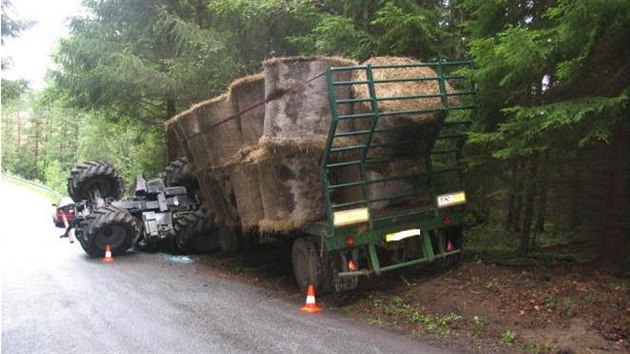 Msto nehody traktoru.
