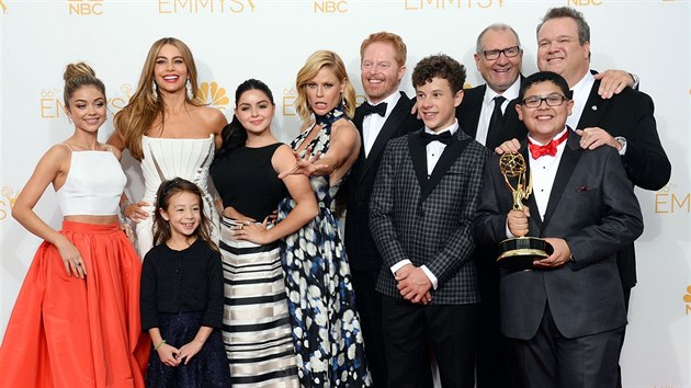 Herci serilu Takov modern rodinka na pedvn cen Emmy v Los Angeles