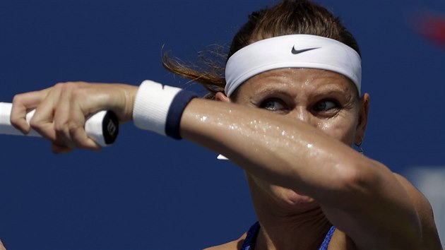 AFOV V AKCI. Tenistka Lucie afov v 1. kole US Open porazila Maarku Babosovou.
