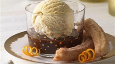 Churros s okoládovo-pomeranovou omákou a zmrzlinou