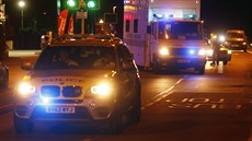 Sanitka RAF peváí z letit Northolt Brita, který se nakazil ebolou v Siee...