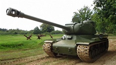 Kompletn� zrekonstruovaný sov�tský t�ký tank IS-122.