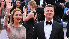 Angelina Jolie a Brad Pitt na pedávání Oscar