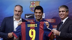 Přestup Luise Suáreze z Liverpoolu a dalších šesti hráčů stihla Barcelona bez...