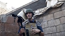 Poprava Daniela Pearla pákistánskou al-Káidou ped dvanácti lety odstartovala sérii vrad západních civilist v Iráku a v posledních letech zejména v Sýrii. Posledním pípadem byla poprava Ameriana Jamese Foleyho (26. 8. 2014).