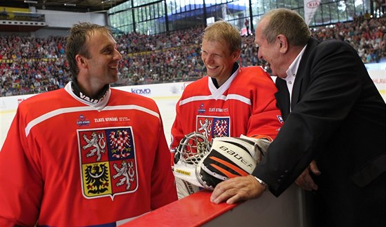 Milan Hnilika (vlevo) patil k významným lenm zlaté generace pelomu století.