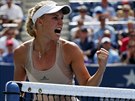 Dánská tenistka Caroline Wozniacká se raduje bhem osmifinále US Open proti...