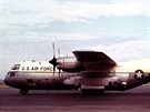 Prototyp AC-130A, vyrobený z JC-130A sériového ísla 54-1626, chybí jet...