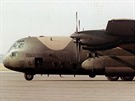 Prototyp AC-130A. Nejprve byly AC-130A vyzbrojeny tymi estihlavovými...