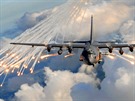 Efektní odpálení klamných cíl z AC-130U bhem cviného letu. Tyto "svtlice"...