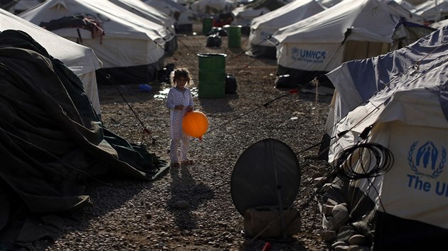 Uprchlick tbor v Irblu, jeden a pl milionu Iran muselo opustit sv domovy od zatku ofenzivy Islmskho sttu (30. srpna 2014).