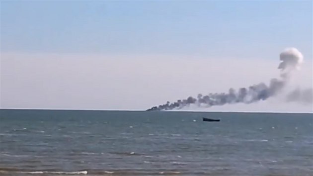Zznam zachycujc dajn sestelen ukrajinsk lodi se objevil na portlu www.youtube.com