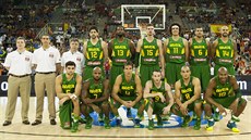 Brazilský výb�r pro mistrovství sv�ta basketbalist� 2014. S �íslem 4 nejstar�í...