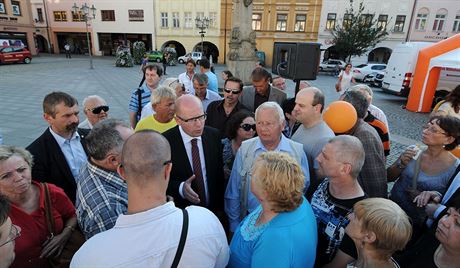 Bohuslav Sobotka oficiáln pijel do Frýdku-Místku na pedvolební mítink....