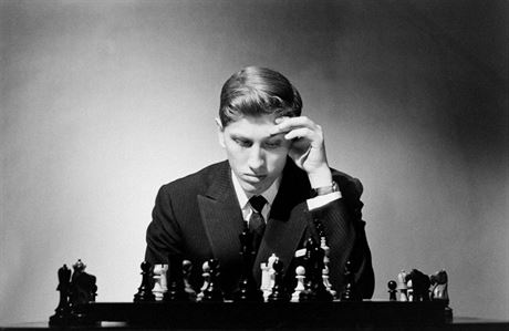 Fenomenální achista Bobby Fischer na fotografii z roku 1962, kdy mu jet...
