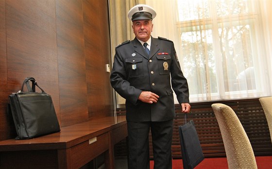 Karel Pavelek z Opavy slouí u policie pesn 43 let.