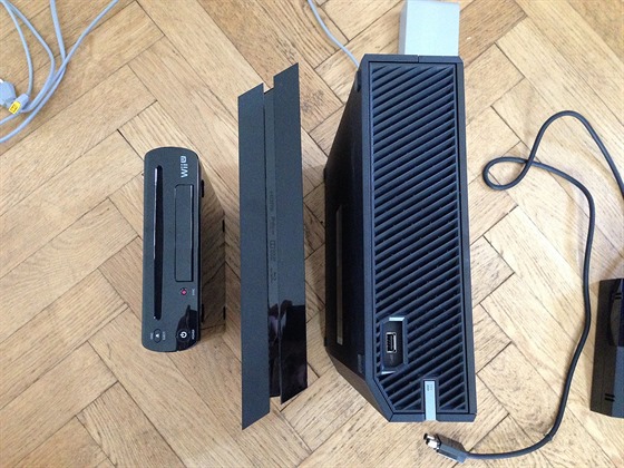 Zleva: Wii U, PlayStation 4, Xbox One