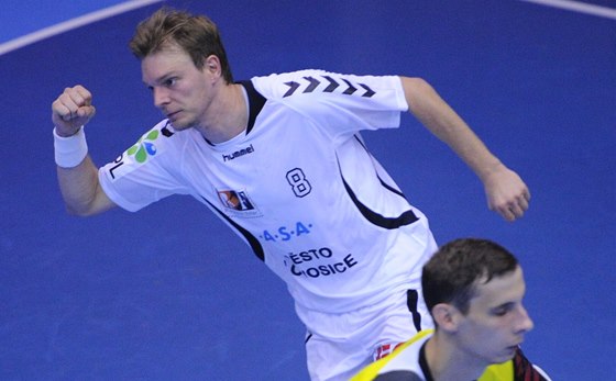 Jií Motl z Lovosic slaví gól v utkání proti Brnu. 
