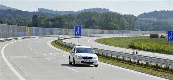 Řidiči se u Valašského Meziříčí loni dočkali otevření jednoho ze tří nových plánovaných úseků silnice I/35.