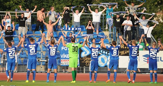 Liberetí fotbalisté slaví výhru v Ústí.