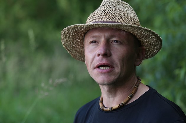 Spisovatel a rybá� Václav Fikar vydal novou knihu Sezona chlupatých ploutví.
