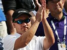 Pyný trenér Michael Chang aplauduje svému svenci Kei Niikorimu. Japonský...